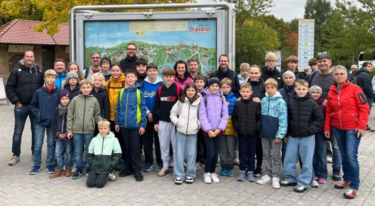 Ausflug der Tennisjugend 2025: Ein erlebnisreicher Tag in Tripsdrill