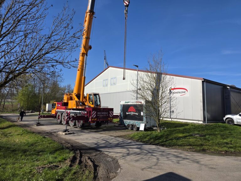 Padelplätze angeliefert