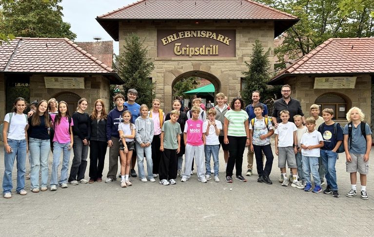 Tennisjugend der TSG Hohenlohe on Tour: Ausflug nach Tripsdrill